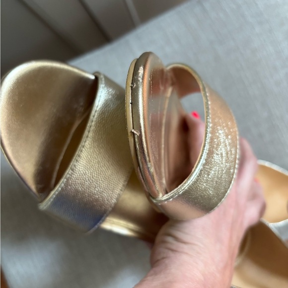 Lilly Pulitzer Bridgette Gold Metallic Wedge sz 8.5 - Picture 6 of 11